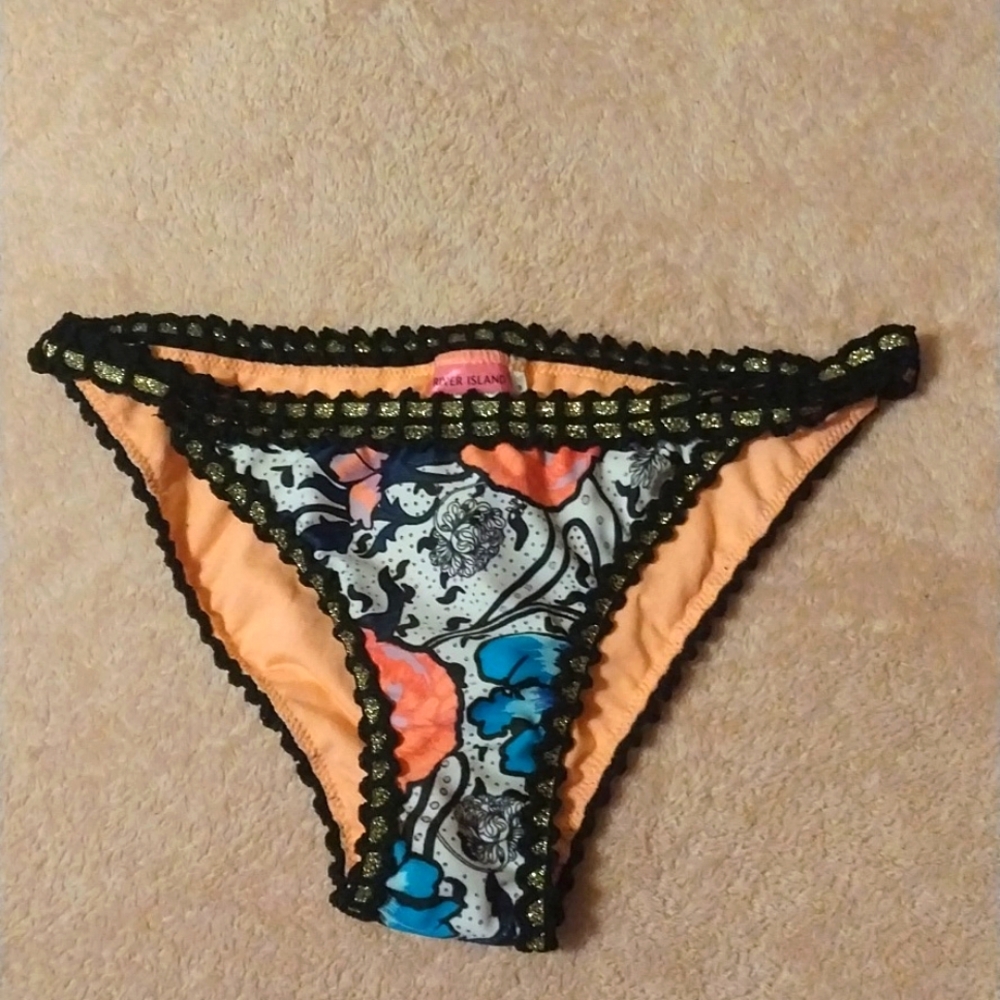 Bikini bottoms
